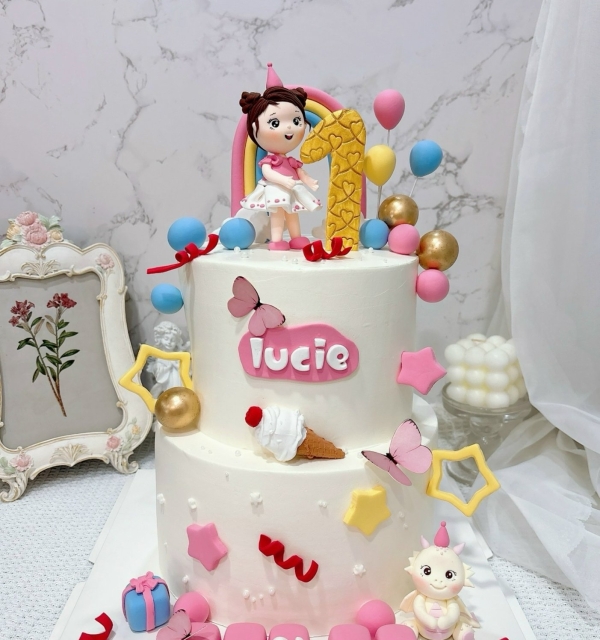 Bánh Kem Tạo Hình Bé Gái