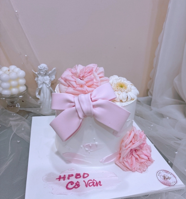 Bánh Kem Tạo Hình Bé Gái