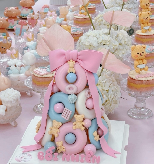 Tháp Donut