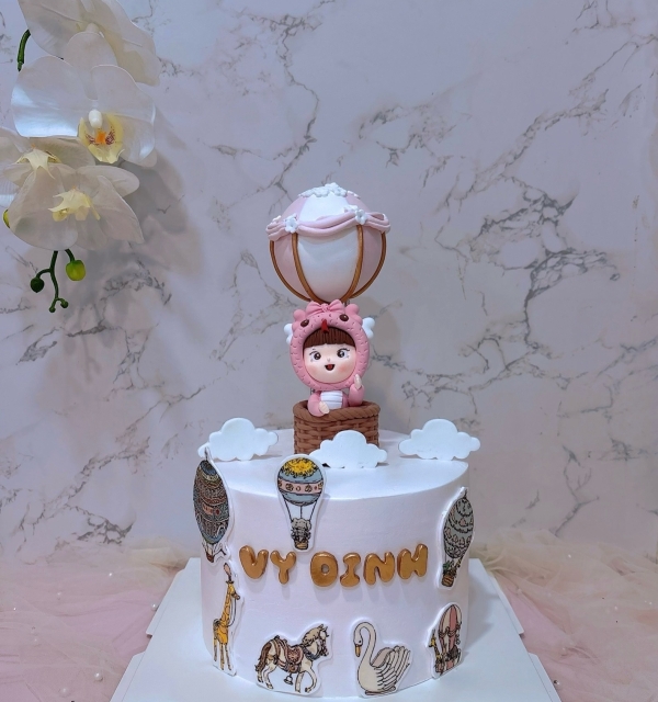 Bánh Kem Tạo Hình Bé Gái