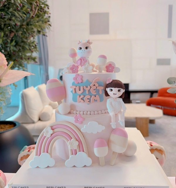 Bánh Kem Tạo Hình Bé Gái