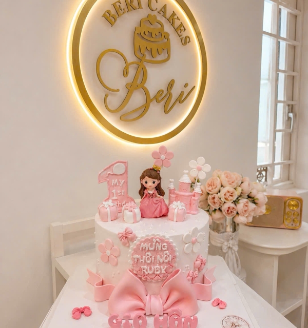 Bánh Kem Tạo Hình Bé Gái